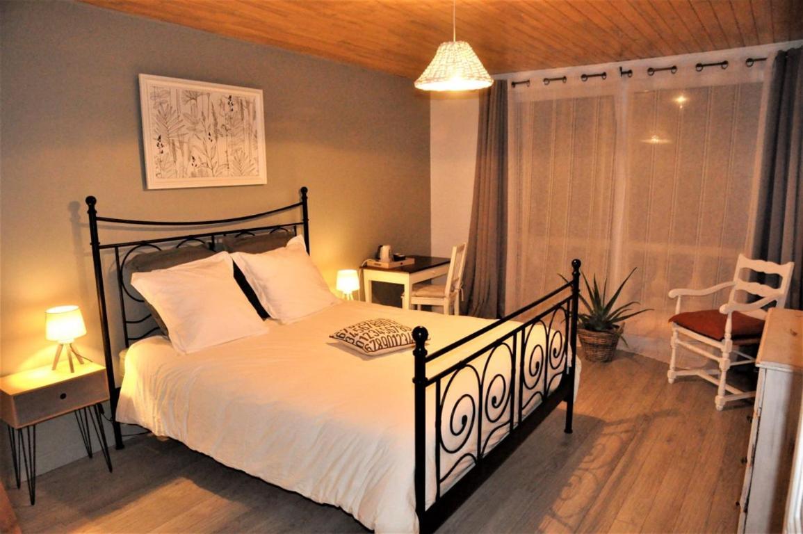 Le Hangar Saint-Jean-d'Angely Ngoại thất bức ảnh