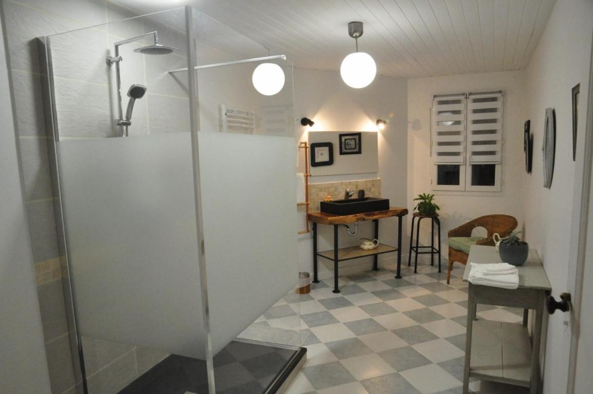 Le Hangar Saint-Jean-d'Angely Ngoại thất bức ảnh